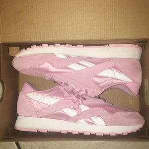 Classic Reebok size 7